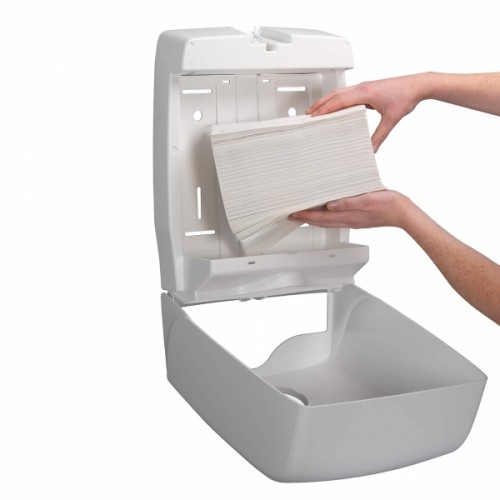 Kleenex rankų valymo servetėlės baltos, 2 sl., servetėlė 31,8x21,5 cm, pakelyje 124 vnt. Pakuotėje 15 pakelių